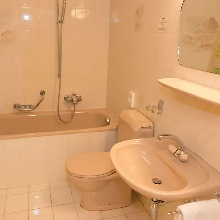 Elite Hotell 3*
